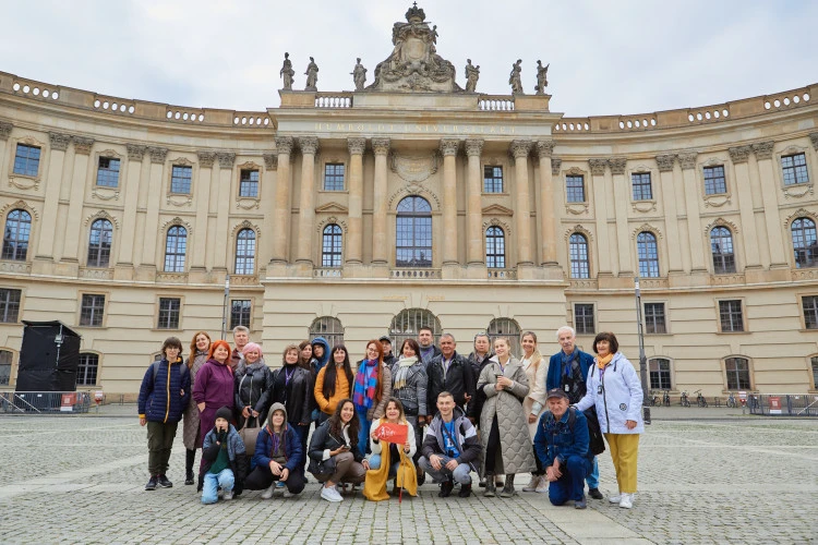 tour image