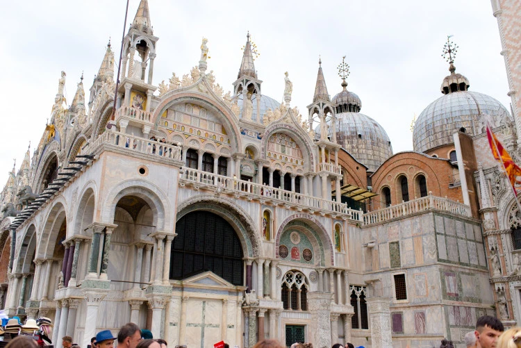 tour image