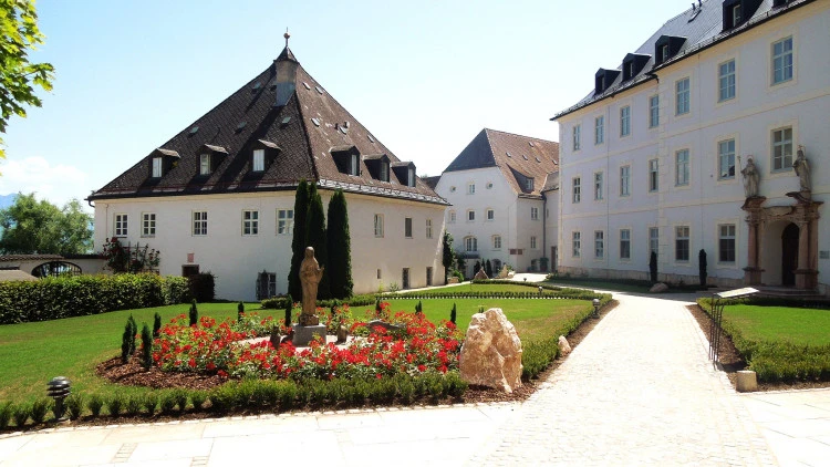 tour image
