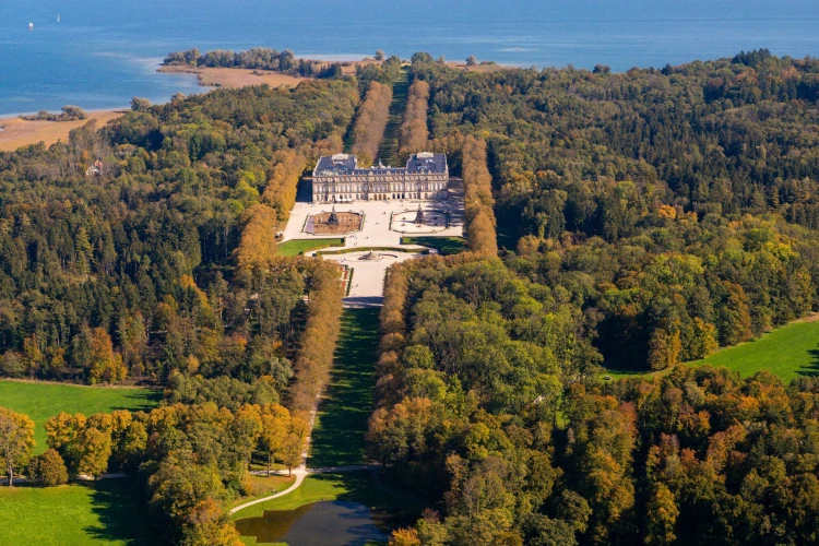 tour image