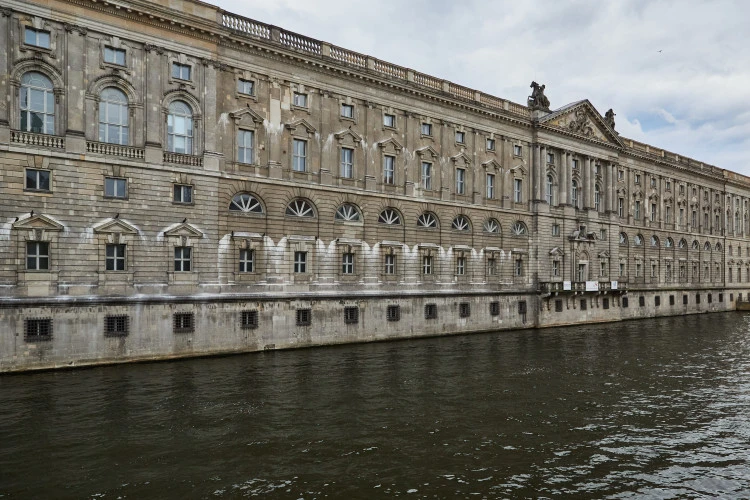 tour image